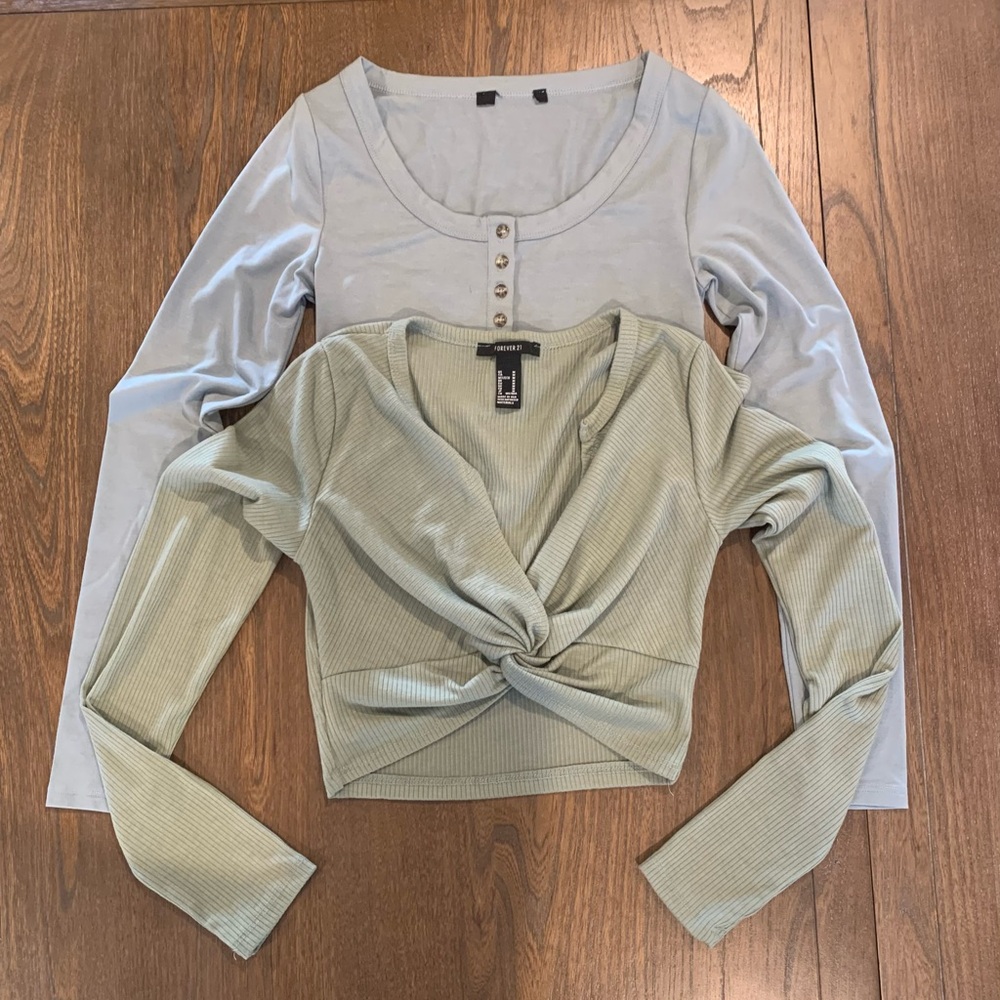 2 Long sleeve crop tops